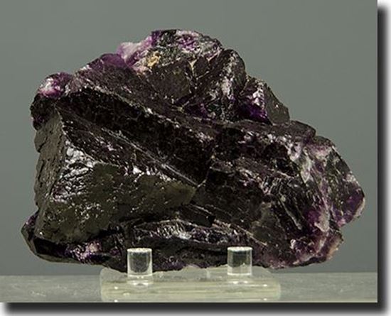 Fluorite mineral specimen